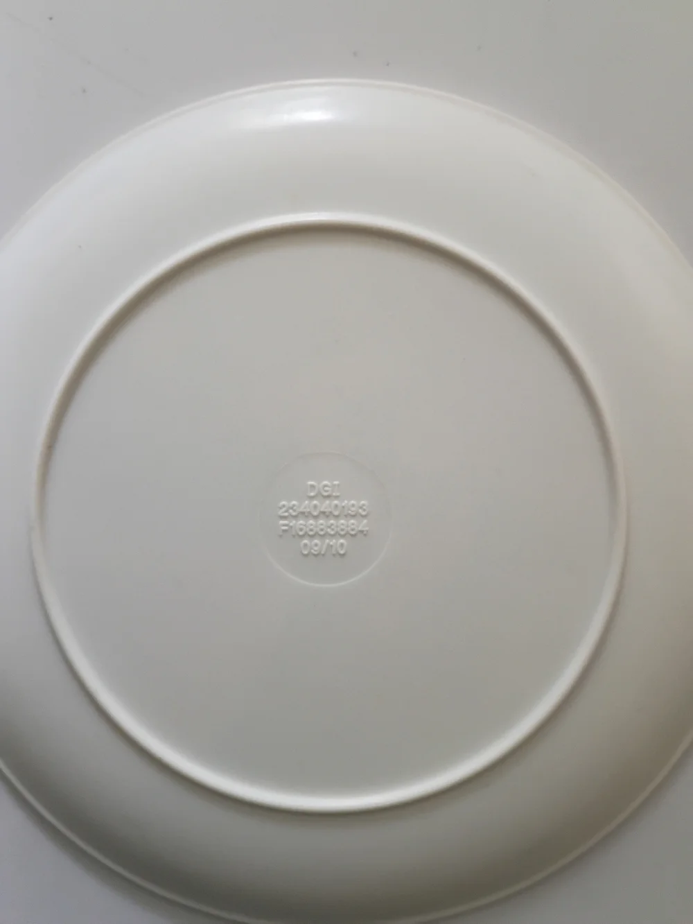 4 Children's Space & Car Themed Plates - Blue, Red, Cream, Green